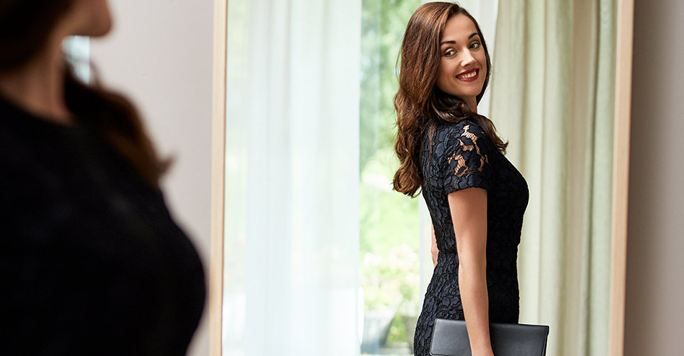 Kiire P&uuml;stine r&otilde;ivaauruti triikimisalusega. ComfortTouch Plusiga k&auml;siauruti